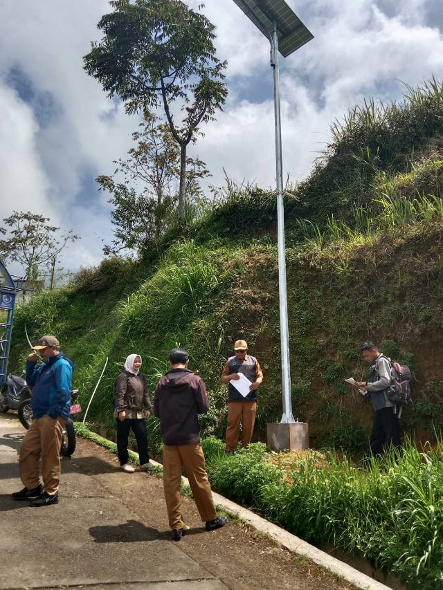 Kecamatan Kejajar Lakukan Monitoring dan Evaluasi Bankeu PLTS di Desa Igirmranak